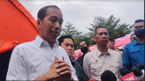Jokowi Menyampaikan Belasungkawa Dalam Pencarian Pengungsi Korban Kebakaran Gudang Pertamina Blue Mang